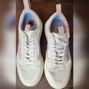 Vans Women’s 9.5 / Men's 8 CRUSH Cream and Pink Low-Top Sneakers